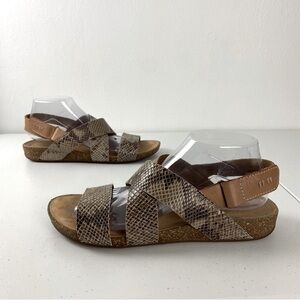 Clarks Artisan Women’s Sandals Taupe Reptile Snake Print Cork Sole Size 9.5